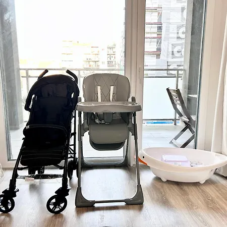 Apartmán New 2022 Family&friends Downtown Ac 3br 2ba Free Parking Big Balcony Near Metro&train Station Self Check-in *