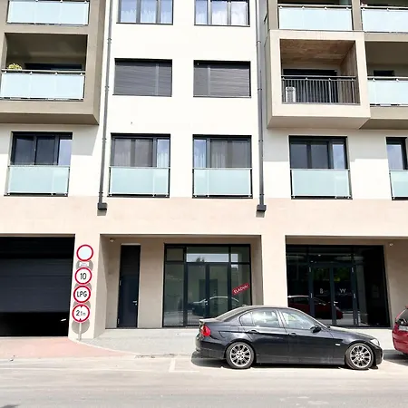 New 2022 Family&friends Downtown Ac 3br 2ba Free Parking Big Balcony Near Metro&train Station Self Check-in * Budapešť