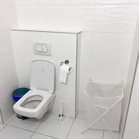New 2022 Family&friends Downtown Ac 3br 2ba Free Parking Big Balcony Near Metro&train Station Self Check-in * Budapešť
